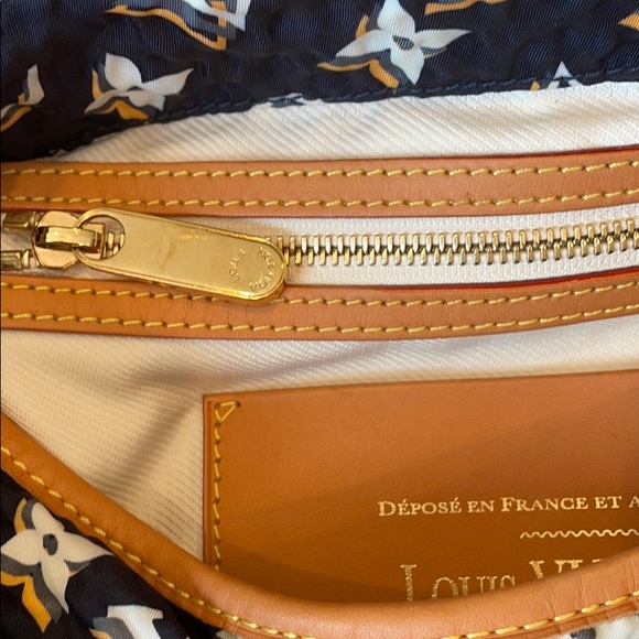 Louis Vuitton Limited Edition Navy Blue Bulles GM - Picture 8 of 15